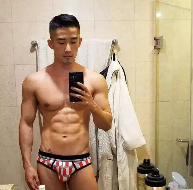 男生选美大赛：他竟然战胜了魔都一姐张弦 - 51虹马