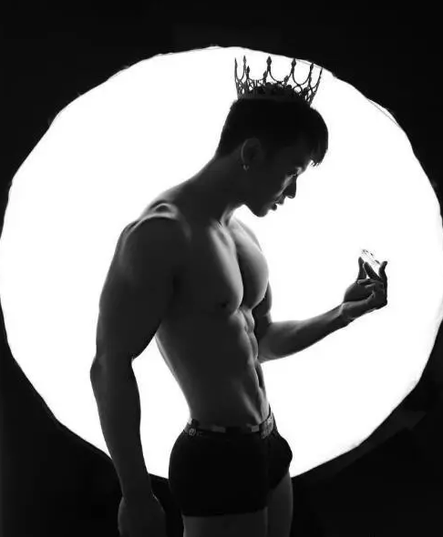 INS上的极品鲜肉，童颜胸器公狗腰想体验脸埋胸的快感！ - 51虹马