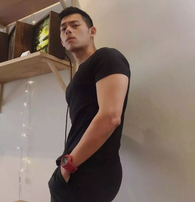 看点∣寸头大胸肌,曾经的直男肌肉体育生成网红,这股男人味让网友沸腾了! - 51虹马 看点∣寸头大胸肌,曾经的直男肌肉体育生成网红,这股男人味让网友沸腾了! - 51虹马