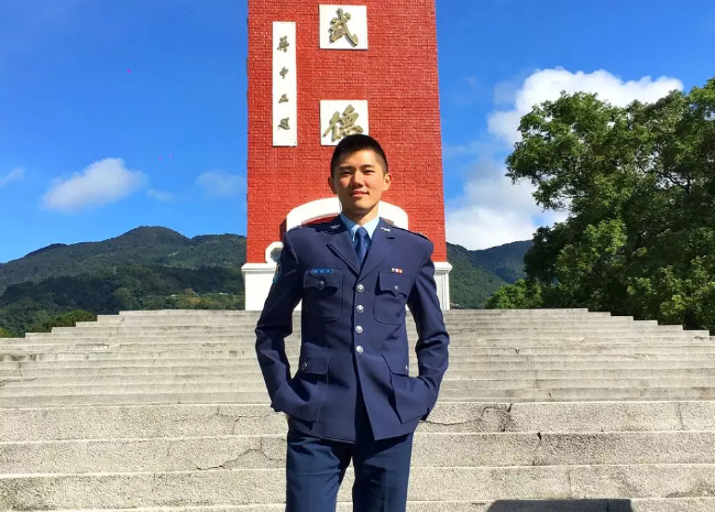 兵哥哥的白色小秘密藏不住，悄悄与你分享！ - 51虹马