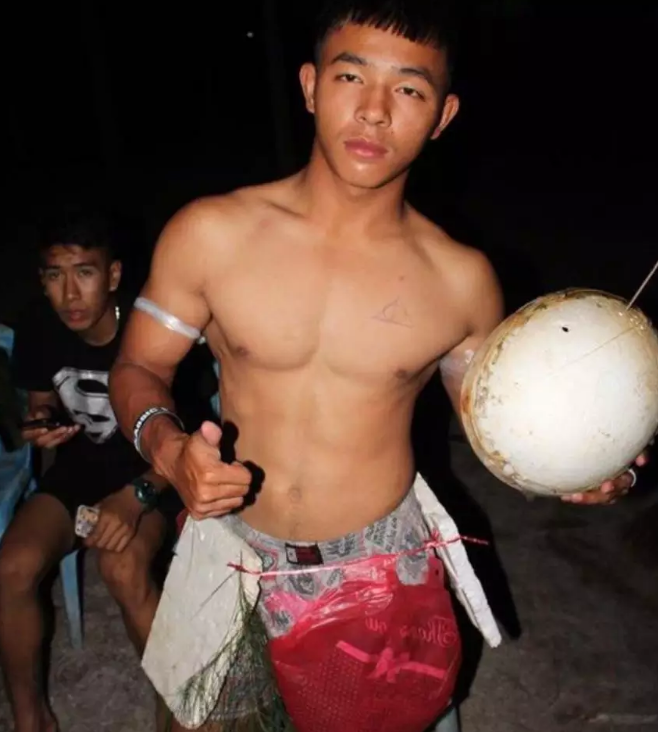 比9亿更引人注目的，是他的胸！ - 51虹马