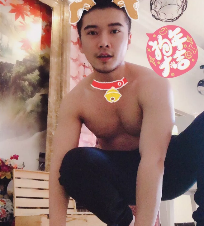 胸比Alex还大！这位国产Gogoboy脱了 - 51虹马