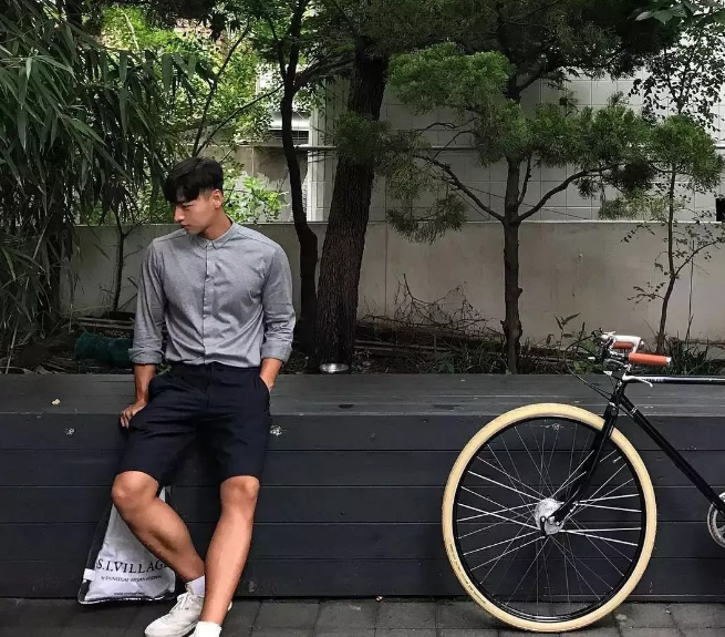 看点∣运动天菜大长腿大.鼻.子，肌肉身材少年感十足！被这枚行走的荷尔蒙扳弯…… - 51虹马