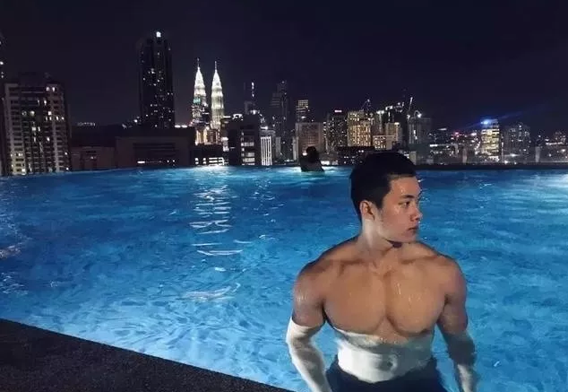 来自马来西亚的大D猛男，身材好到令人发狂！ - 51虹马