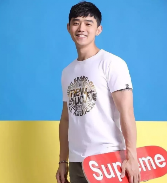 看点∣肌肉男模兼职健身私教，颜好料足还有腹肌加成 - 51虹马