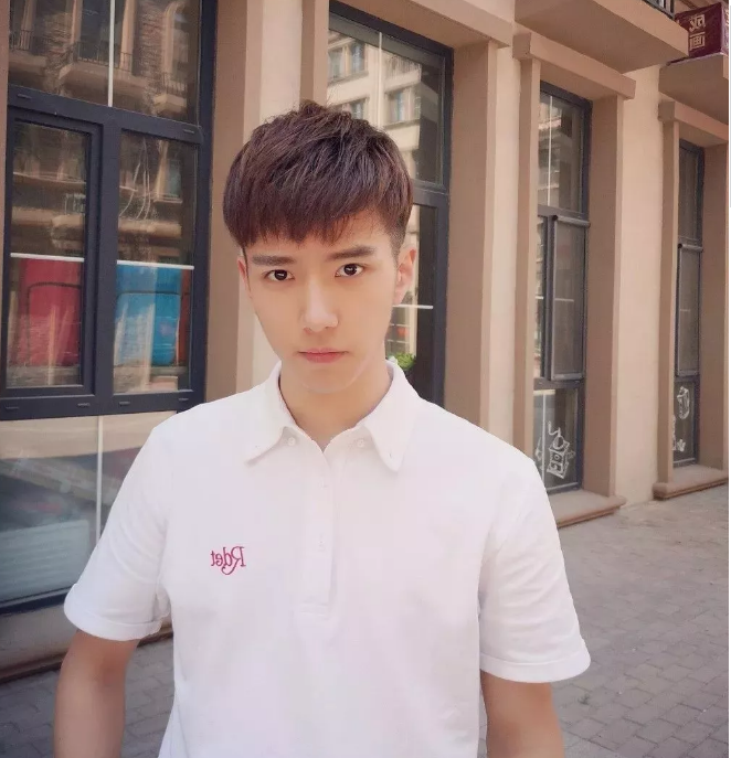 帅哥∣阳光恬静型的清新少年，你的宠物系男友已上线！－－余承恩 - 51虹马