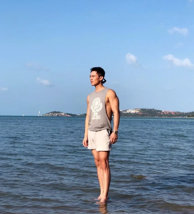 看点∣小S抓住不放的高颜值筋肉健身私教!帅了这么多年的名媛天菜! - 51虹马 看点∣小S抓住不放的高颜值筋肉健身私教!帅了这么多年的名媛天菜! - 51虹马