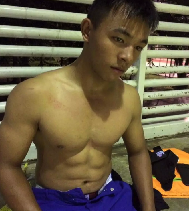 比9亿更引人注目的，是他的胸！ - 51虹马