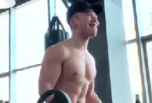 八块腹肌，而且还很大...直男基情满满-51虹马