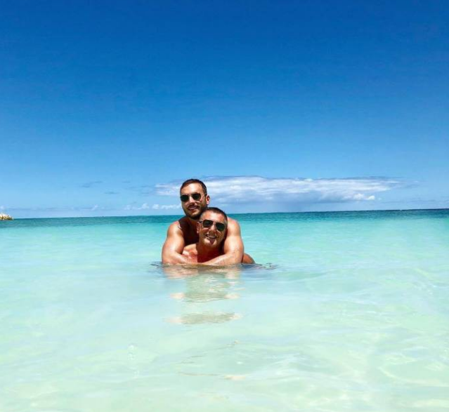 DG创始人与健身私教开启了虐汪模式-51虹马