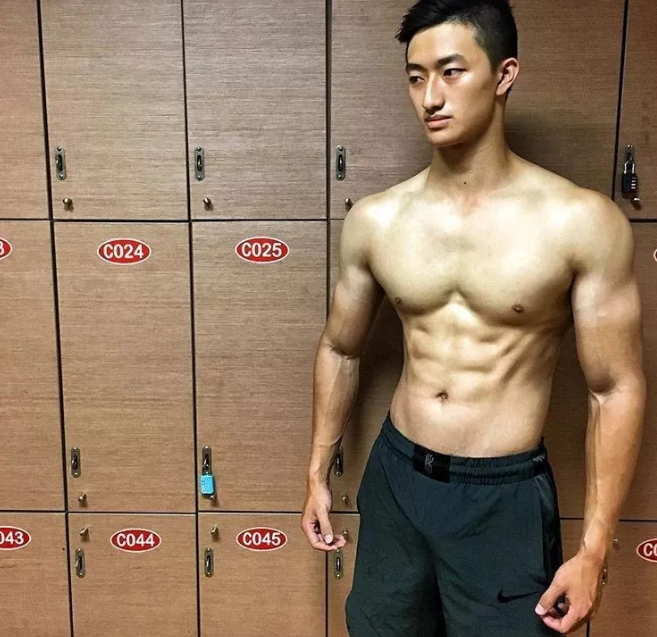 看点∣捕获一只体育生大大大鲜肉，186.C.M筋肉小哥哥！-51虹马