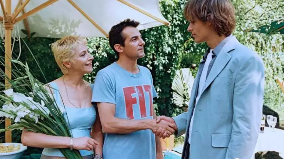 爸爸和女儿爱上了同一个男人 - 51虹马 爸爸和女儿爱上了同一个男人 - 51虹马