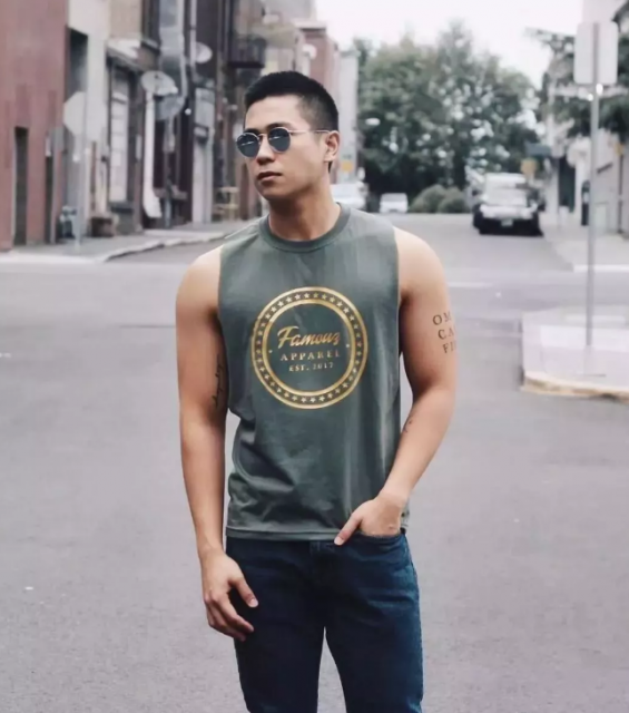 看点∣扒到一枚犬颜系纯情肌肉小哥,除了照片,还有视频!!-51虹马