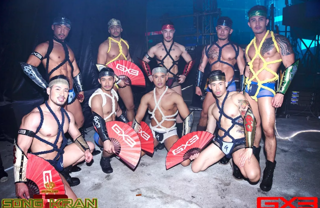 日本GOGO台上台下两种截然不同的人生 - 51虹马