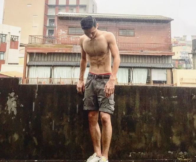 看点∣台大体育生校草人帅身材好，满屏荷尔蒙大长腿公狗腰吸睛又撩粉！ - 51虹马