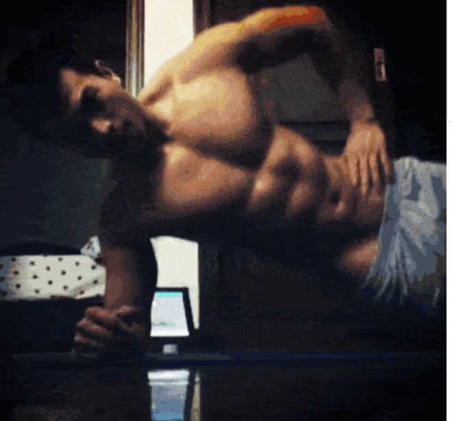 国产肌肉男洗澡视频流出？ - 51虹马