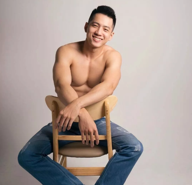 史上肌肉最漂亮的帅哥教练,帮你扒到了他最新INS照! - 51虹马 史上肌肉最漂亮的帅哥教练,帮你扒到了他最新INS照! - 51虹马