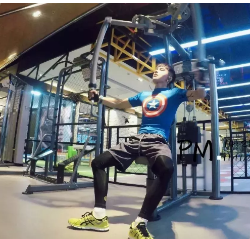 成都的帅哥姿の勢ン很多！！ - 51虹马