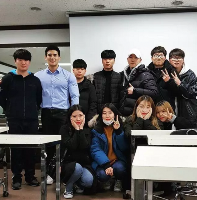 呆萌犬颜小哥哥,有才有硬件! - 51虹马 呆萌犬颜小哥哥,有才有硬件! - 51虹马