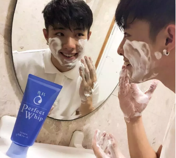 看点∣童颜腹肌“小奶狼”，好喜欢这样的原味帅气小鲜肉！ - 51虹马