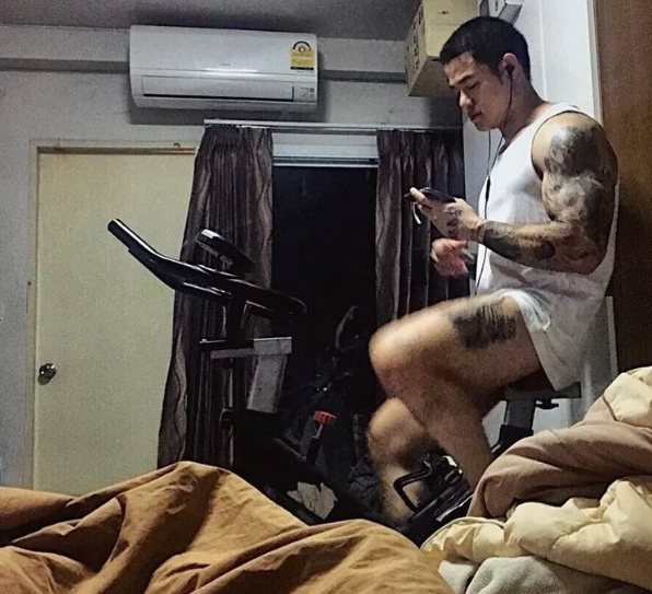 狼狗型筋肉健身教练兼模特 - 51虹马