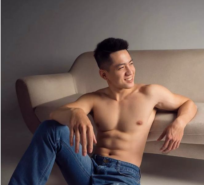 史上肌肉最漂亮的帅哥教练，帮你扒到了他最新INS照！ - 51虹马