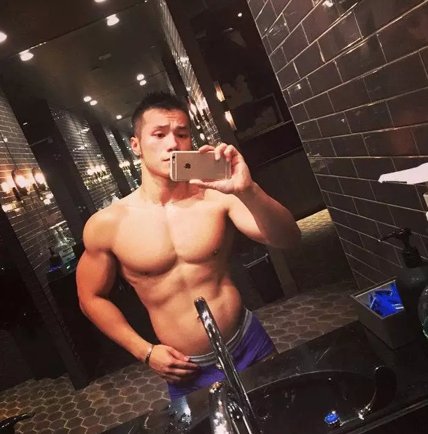 粗壮帅男...下面给10分！ - 51虹马