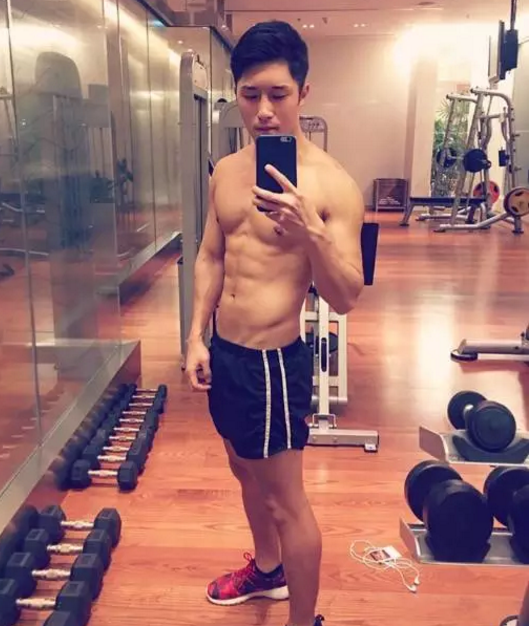 捕获一只野生忠犬肌肉男，行走的荷尔蒙扒光了更好看 - 51虹马