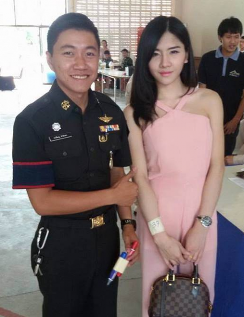 母亲向他出柜美国嘻哈天王感动痛哭，寻找罗麦讲的故事 赵捷和罗麦两人是同性恋吗？ - 51虹马