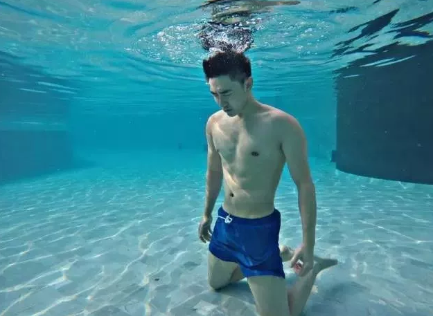 当红肌肉体育生私皂耻度惊人 鲜肉小攻也生猛 - 51虹马