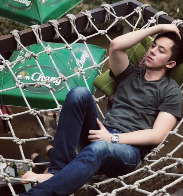 看点∣飞行员小哥哥正装制服下,竟隐藏了这么Sexxxxy的胸肌! - 51虹马 看点∣飞行员小哥哥正装制服下,竟隐藏了这么Sexxxxy的胸肌! - 51虹马