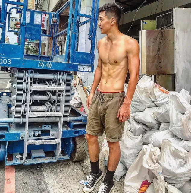 看点∣台大体育生校草人帅身材好，满屏荷尔蒙大长腿公狗腰吸睛又撩粉！ - 51虹马