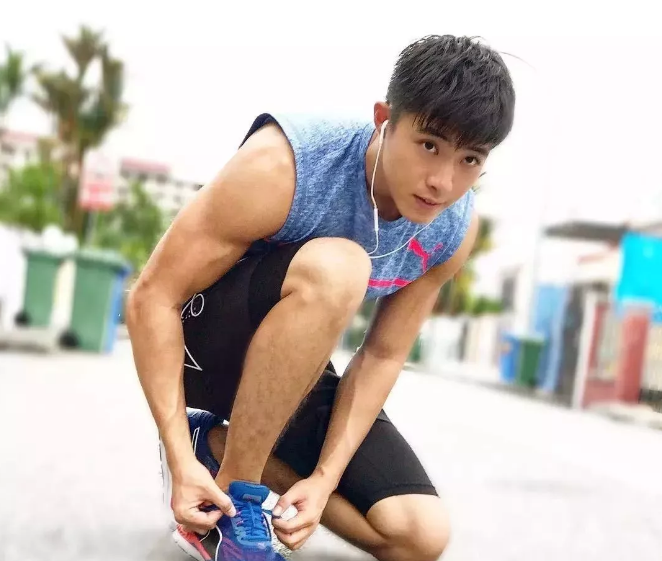 看点∣童颜腹肌“小奶狼”，好喜欢这样的原味帅气小鲜肉！ - 51虹马