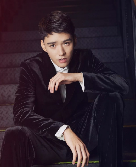 帅哥∣眉眼含笑的暖甜大男孩，你们小妖精男朋友太撩人了！－－龚俊 - 51虹马