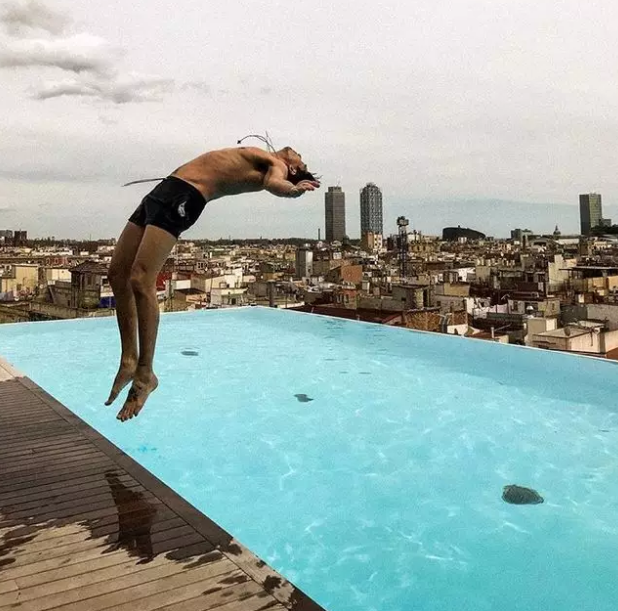 宽肩窄腰的亚裔出演首位同志变种人竟然这么撩？ - 51虹马