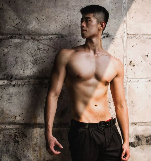 是多想红？公狗腰男挂空挡去健身还发沐浴照 - 51虹马