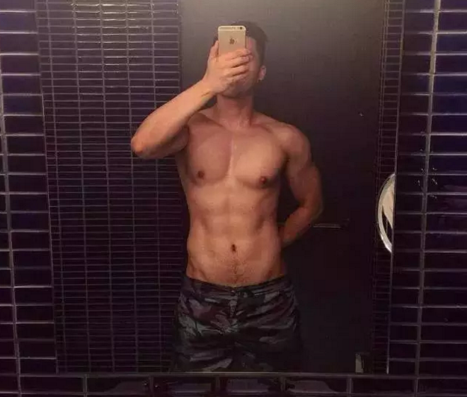 鲜肉男神露肉史，眼神感觉会放电 - 51虹马