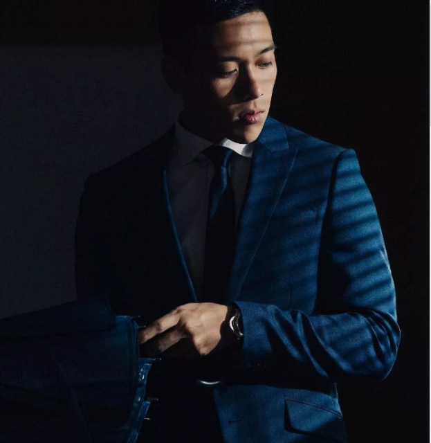 看点∣无数人想为他溺水的天菜肌肉救生员,又拍了一片禁欲系写真 - 51虹马 看点∣无数人想为他溺水的天菜肌肉救生员,又拍了一片禁欲系写真 - 51虹马