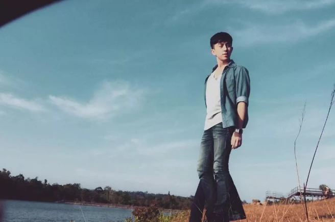 看点∣飞行员小哥哥正装制服下,竟隐藏了这么Sexxxxy的胸肌! - 51虹马 看点∣飞行员小哥哥正装制服下,竟隐藏了这么Sexxxxy的胸肌! - 51虹马