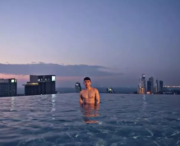 当红肌肉体育生私皂耻度惊人 鲜肉小攻也生猛 - 51虹马