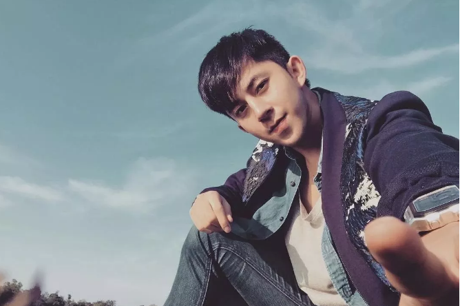 看点∣飞行员小哥哥正装制服下,竟隐藏了这么Sexxxxy的胸肌! - 51虹马 看点∣飞行员小哥哥正装制服下,竟隐藏了这么Sexxxxy的胸肌! - 51虹马