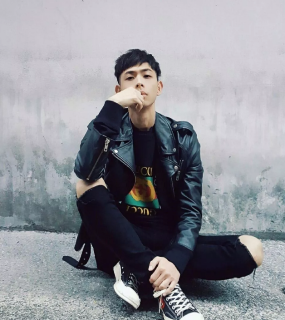 帅哥∣笑容干净的小奶狼甜炸少女心，这个小哥哥简直太撩了！－－连晨翔 - 51虹马