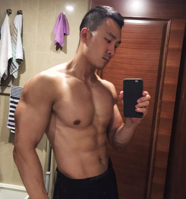 湖北工业大学的肌肉爷们湿了!简直行走的春药 - 51虹马 湖北工业大学的肌肉爷们湿了!简直行走的春药 - 51虹马