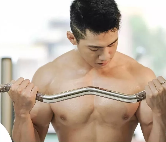 史上肌肉最漂亮的帅哥教练，帮你扒到了他最新INS照！ - 51虹马