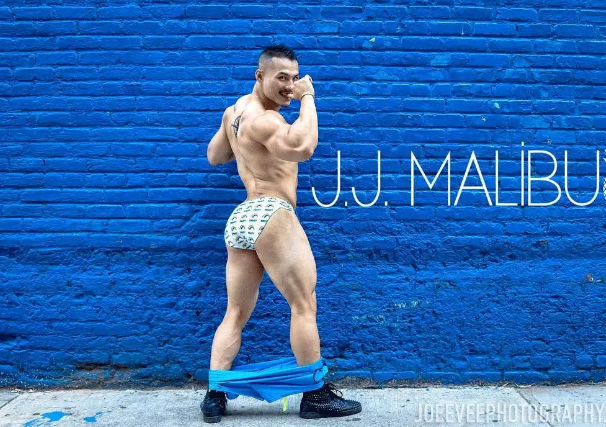 粗壮帅男...下面给10分！ - 51虹马