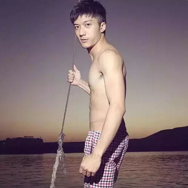 泰国大包网红，单纯可爱的小鲜肉 - 51虹马