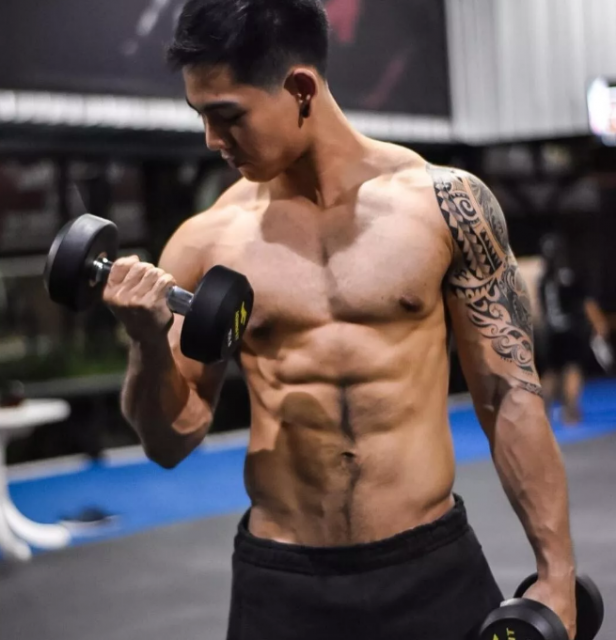 看点∣当童颜巨乳筋肉天菜脫掉衣服，腹毝旺盛荷尔蒙爆棚！ - 51虹马