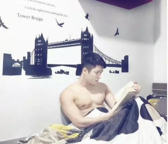 捕获一只野生忠犬肌肉男，行走的荷尔蒙扒光了更好看 - 51虹马