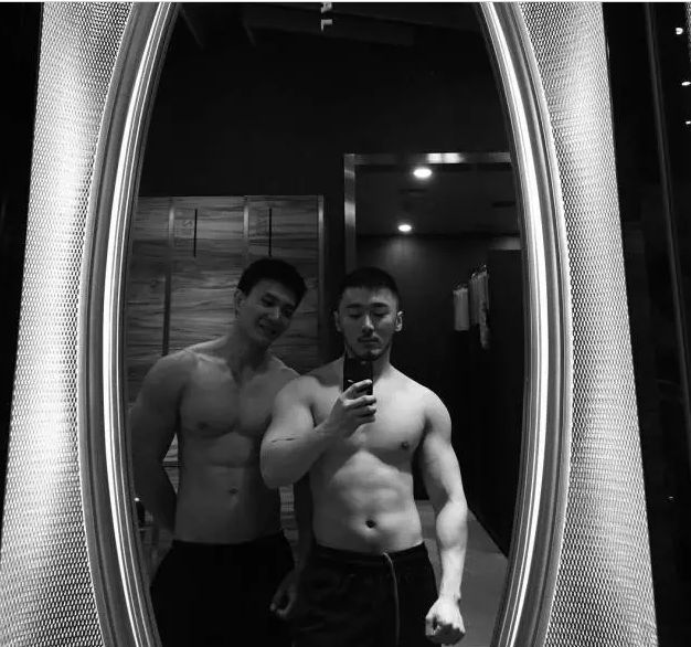 今年泼水节的gogoboy曾经参加过2010的快乐男声？ - 51虹马