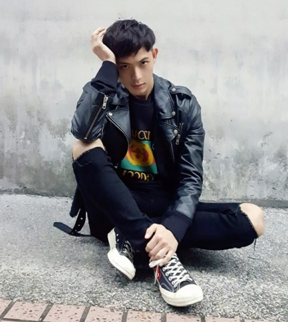 帅哥∣笑容干净的小奶狼甜炸少女心，这个小哥哥简直太撩了！－－连晨翔 - 51虹马